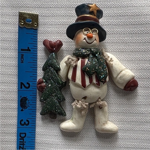 Frosty the Snowman Brooch - Picture 6 of 7